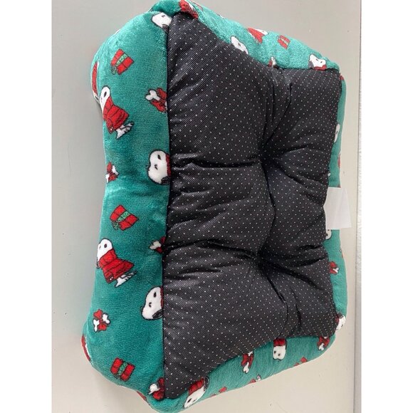 Peanuts Snoopy Small Dog Cat Pet Cozy Cuddler Bed Christmas Holiday Green NEW - Picture 12 of 15